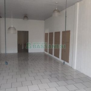 Pavilhão com 891m², no bairro Esplanada em Caxias do Sul para Alugar