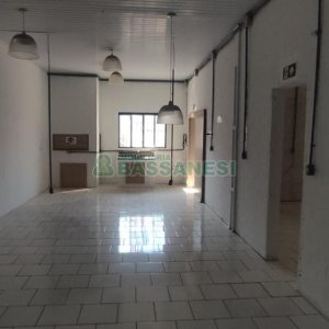 Pavilhão com 891m², no bairro Esplanada em Caxias do Sul para Alugar