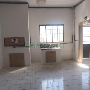 Pavilhão com 891m², no bairro Esplanada em Caxias do Sul para Alugar