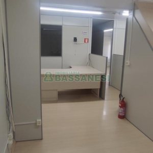 Pavilhão com 891m², no bairro Esplanada em Caxias do Sul para Alugar