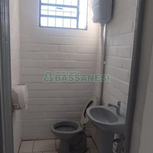 Pavilhão com 891m², no bairro Esplanada em Caxias do Sul para Alugar