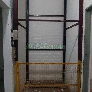 Pavilhão com 891m², no bairro Esplanada em Caxias do Sul para Alugar