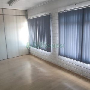 Pavilhão com 891m², no bairro Esplanada em Caxias do Sul para Alugar