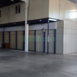 Pavilhão com 891m², no bairro Esplanada em Caxias do Sul para Alugar