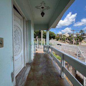 Casa com 150m², 3 dormitórios, 1 vaga, no bairro Santa Lúcia em Caxias do Sul para Alugar