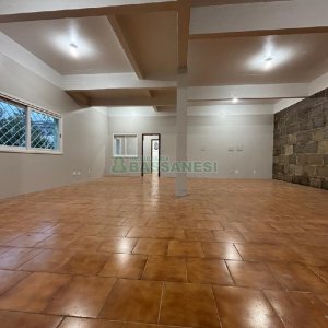 Casa com 150m², 3 dormitórios, 1 vaga, no bairro Santa Lúcia em Caxias do Sul para Alugar