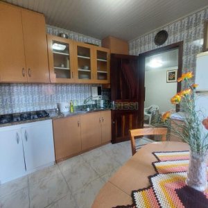 Casa com 100m², 3 dormitórios, 2 vagas, no bairro Panazzolo em Caxias do Sul para Alugar