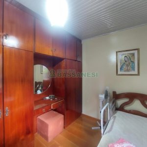 Casa com 100m², 3 dormitórios, 2 vagas, no bairro Panazzolo em Caxias do Sul para Alugar