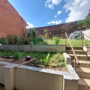 Casa com 100m², 3 dormitórios, 2 vagas, no bairro Panazzolo em Caxias do Sul para Alugar