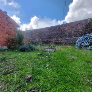 Casa com 100m², 3 dormitórios, 2 vagas, no bairro Panazzolo em Caxias do Sul para Alugar