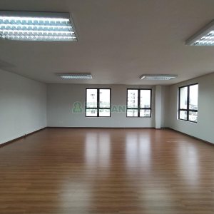 Predio com 1700m², 35 vagas, no bairro Santa Catarina em Caxias do Sul para Alugar