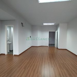 Predio com 1700m², 35 vagas, no bairro Santa Catarina em Caxias do Sul para Alugar