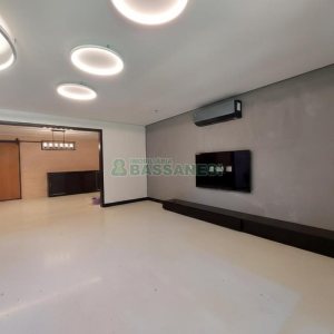 Casa com 350m², 5 dormitórios, 2 vagas, no bairro São Virgílio em Caxias do Sul para Alugar ou Comprar