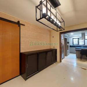 Casa com 350m², 5 dormitórios, 2 vagas, no bairro São Virgílio em Caxias do Sul para Alugar ou Comprar