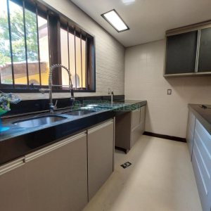 Casa com 350m², 5 dormitórios, 2 vagas, no bairro São Virgílio em Caxias do Sul para Alugar ou Comprar