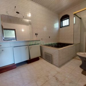 Casa com 350m², 5 dormitórios, 2 vagas, no bairro São Virgílio em Caxias do Sul para Alugar ou Comprar