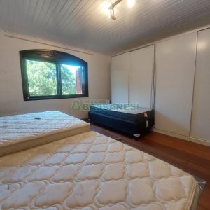 Casa com 350m², 5 dormitórios, 2 vagas, no bairro São Virgílio em Caxias do Sul para Alugar ou Comprar