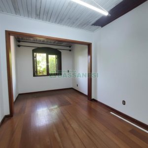 Casa com 350m², 5 dormitórios, 2 vagas, no bairro São Virgílio em Caxias do Sul para Alugar ou Comprar