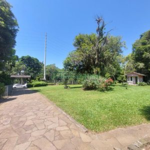 Casa com 350m², 5 dormitórios, 2 vagas, no bairro São Virgílio em Caxias do Sul para Alugar ou Comprar