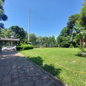 Casa com 350m², 5 dormitórios, 2 vagas, no bairro São Virgílio em Caxias do Sul para Alugar ou Comprar