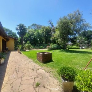 Casa com 350m², 5 dormitórios, 2 vagas, no bairro São Virgílio em Caxias do Sul para Alugar ou Comprar