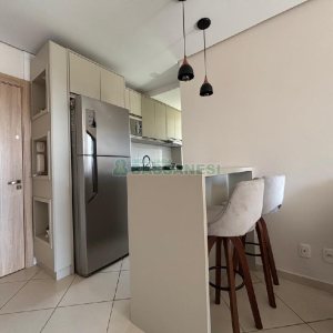 Apto Mobiliado com 72m², 2 dormitórios, 1 vaga, no bairro De Lazzer em Caxias do Sul para Alugar