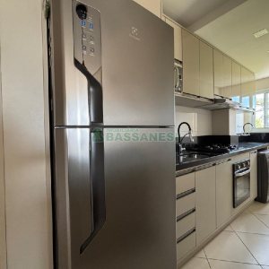 Apto Mobiliado com 72m², 2 dormitórios, 1 vaga, no bairro De Lazzer em Caxias do Sul para Alugar