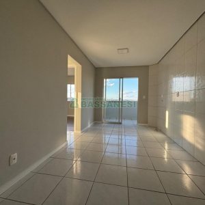 Apartamento com 61m², 3 dormitórios, 1 vaga, no bairro Fatima em Caxias do Sul para Comprar