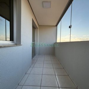 Apartamento com 61m², 3 dormitórios, 1 vaga, no bairro Fatima em Caxias do Sul para Comprar