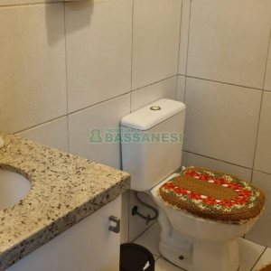 Sobrado com 194m², 4 dormitórios, -4 vaga, no bairro Vinhedos em Caxias do Sul para Comprar