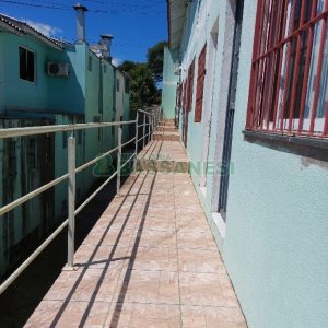 Sobrado com 70m², 2 dormitórios, 1 vaga, no bairro Salgado Filho em Caxias do Sul para Alugar
