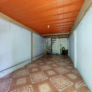 Sobrado com 70m², 2 dormitórios, 1 vaga, no bairro Salgado Filho em Caxias do Sul para Alugar