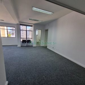 Sala com 90m², 1 vaga, no bairro Centro em Caxias do Sul para Alugar
