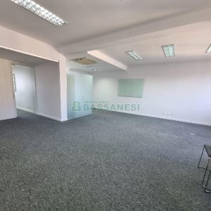 Sala com 90m², 1 vaga, no bairro Centro em Caxias do Sul para Alugar