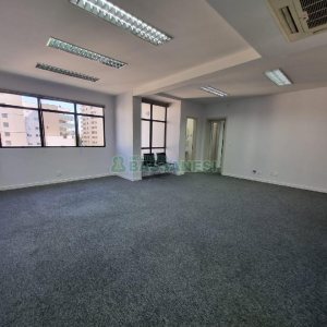 Sala com 90m², 1 vaga, no bairro Centro em Caxias do Sul para Alugar