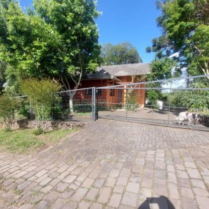 Casa com 320m², 3 dormitórios, 2 vagas, no bairro Monte Bérico em Caxias do Sul para Comprar