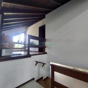 Casa com 320m², 3 dormitórios, 2 vagas, no bairro Monte Bérico em Caxias do Sul para Comprar