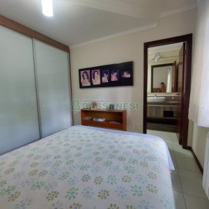 Casa com 320m², 3 dormitórios, 2 vagas, no bairro Monte Bérico em Caxias do Sul para Comprar