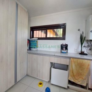 Casa com 320m², 3 dormitórios, 2 vagas, no bairro Monte Bérico em Caxias do Sul para Comprar