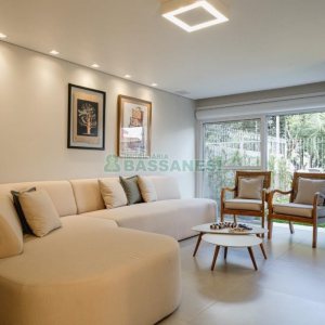 Casa com 175m², 3 dormitórios, 2 vagas, no bairro Nossa Senhora da Saúde em Caxias do Sul para Comprar