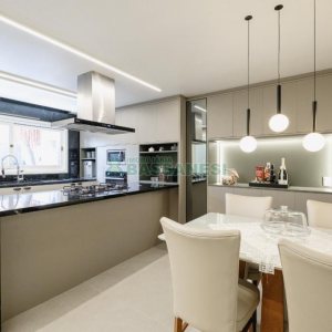 Casa com 175m², 3 dormitórios, 2 vagas, no bairro Nossa Senhora da Saúde em Caxias do Sul para Comprar