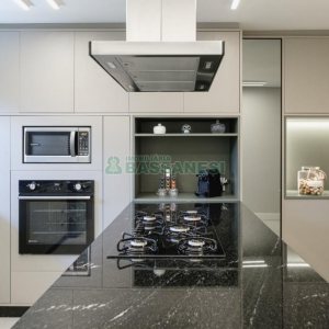 Casa com 175m², 3 dormitórios, 2 vagas, no bairro Nossa Senhora da Saúde em Caxias do Sul para Comprar