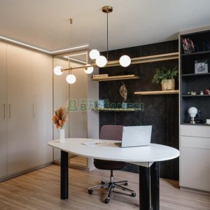 Casa com 175m², 3 dormitórios, 2 vagas, no bairro Nossa Senhora da Saúde em Caxias do Sul para Comprar