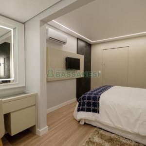 Casa com 175m², 3 dormitórios, 2 vagas, no bairro Nossa Senhora da Saúde em Caxias do Sul para Comprar