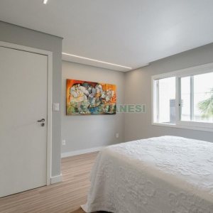 Casa com 175m², 3 dormitórios, 2 vagas, no bairro Nossa Senhora da Saúde em Caxias do Sul para Comprar