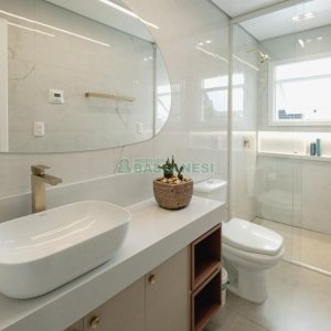 Casa com 175m², 3 dormitórios, 2 vagas, no bairro Nossa Senhora da Saúde em Caxias do Sul para Comprar