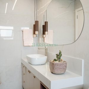 Casa com 175m², 3 dormitórios, 2 vagas, no bairro Nossa Senhora da Saúde em Caxias do Sul para Comprar