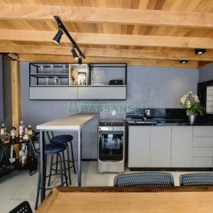 Casa com 175m², 3 dormitórios, 2 vagas, no bairro Nossa Senhora da Saúde em Caxias do Sul para Comprar