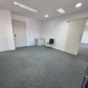 Sala com 50m², no bairro Centro em Caxias do Sul para Alugar