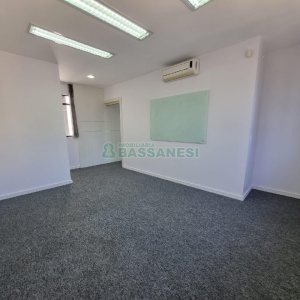 Sala com 50m², no bairro Centro em Caxias do Sul para Alugar